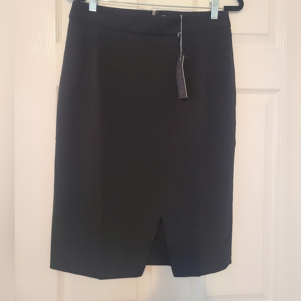 *NWT* Gracia Pencil Skirt